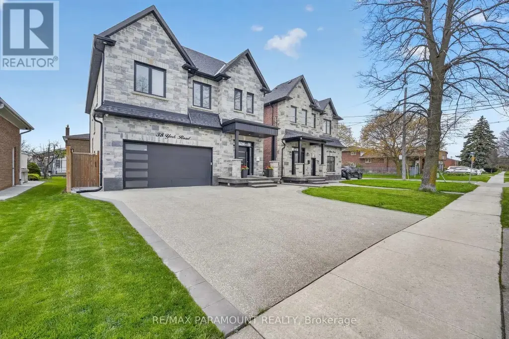 38 York Road, Toronto (Kingsview Village-The Westway)
